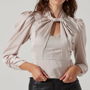 NWT gorgeous champagne keyhole top